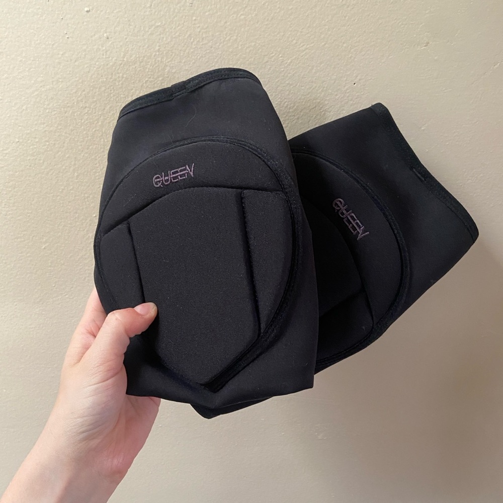 queen wear classic knee pads sleek black pro 4